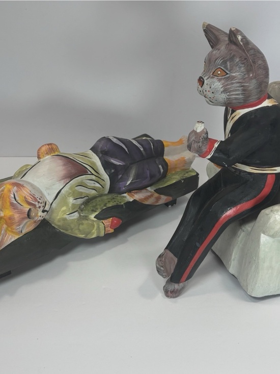 Set Of 2 Hand Carved Painted Wood Cats- Folk Art Whimsical Therapist Kitty Vtg - Picture 2 of 15